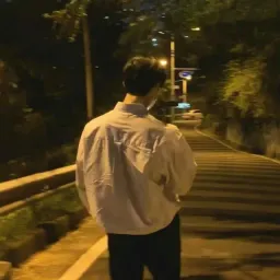 شعار قناة عـالمـي الصـغيـر"١