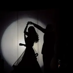 شعار قناة لِأَجْـلِـکَ