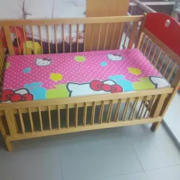 شعار منتسورى و سراير أطفال