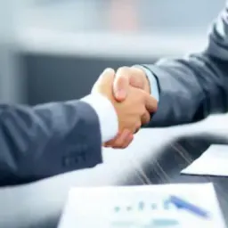 شعار عالم المقاولات والعقارات 4