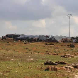 شعار مساعدات الشعب السوري