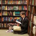 " بالقراءة نحيا "